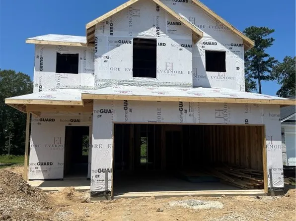 2810 Long Dr, Court Auburn, AL 36832