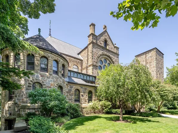 90 Park St APT 35, Brookline, MA 02446