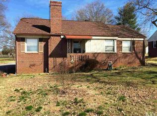 1264 12th Street Dr NW, Hickory, NC 28601