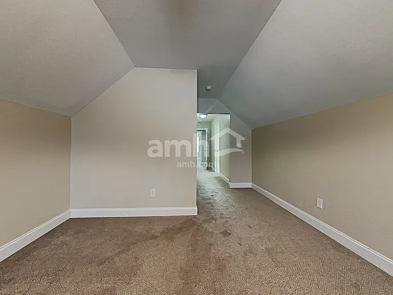 8123 Chestnut Hill Ln — Photo 17