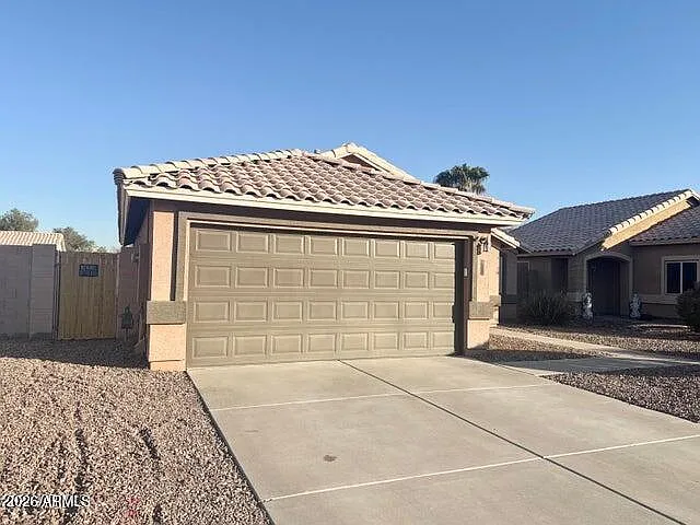 3 bed, 2.0 bath, 1056 sqft, $1,750 — Photo 3