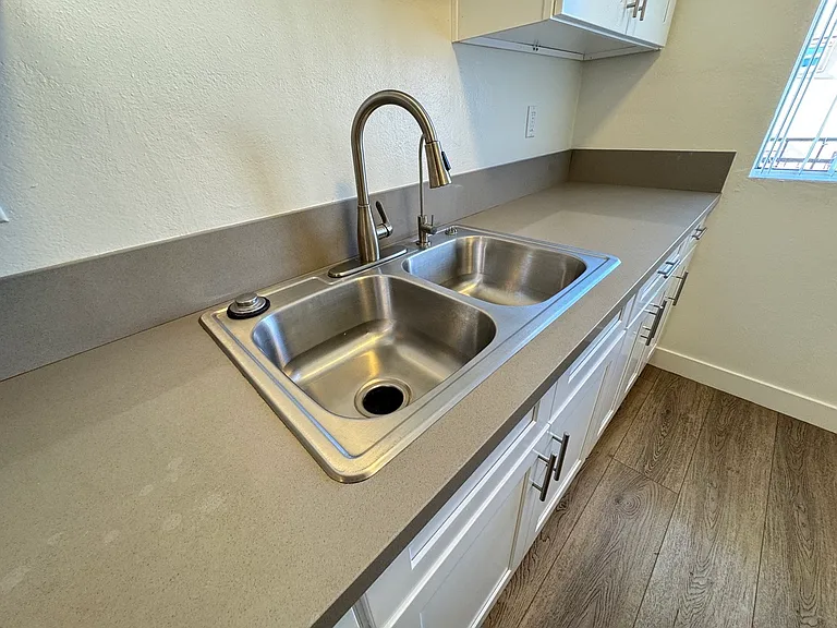311 E Maple St #6B — Photo 16