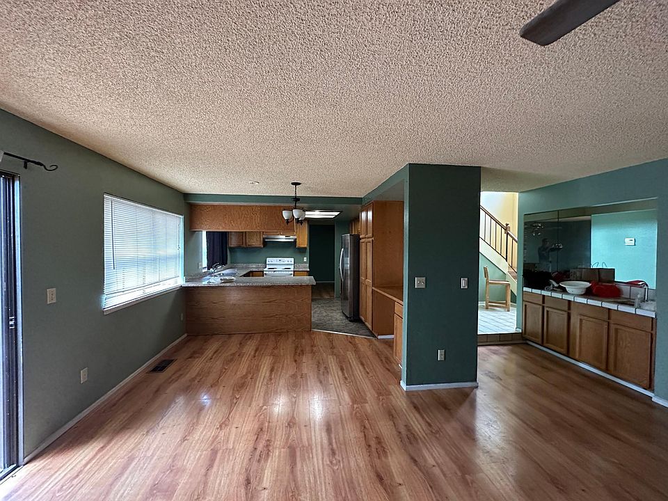 1st image of 3012 Harris Dr