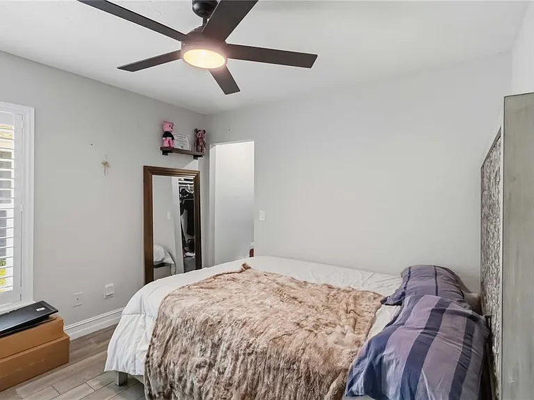 10327 Parkcrest Dr — Photo 16