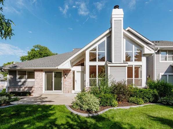 14128 West Waterford Square DRIVE, New Berlin, WI 53151
