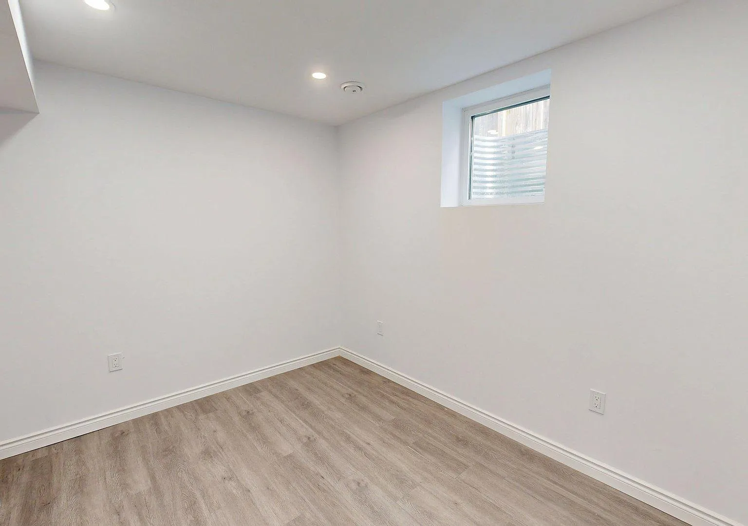 3252 Meadowgate Boulevard London — Photo 3