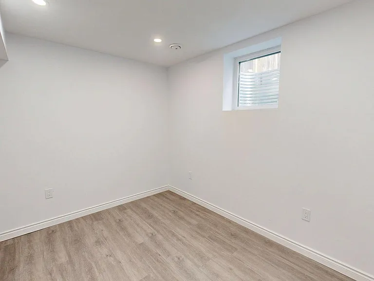 3252 Meadowgate Blvd #LOWER — Photo 3