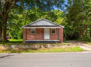 612 Stetson St, Clinton, NC 28328