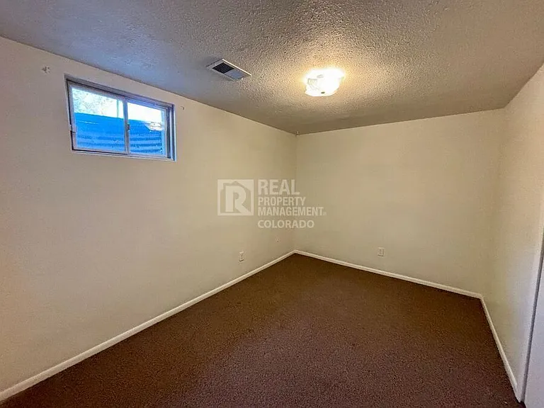 2043 E 116th Pl — Photo 9