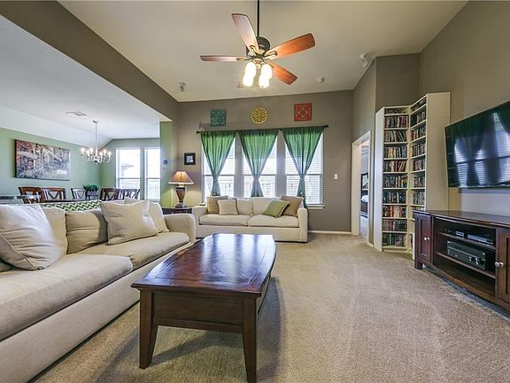 5th image of 1116 Luckenbach Dr