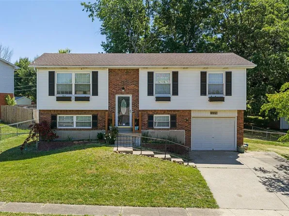 772 Magnolia Dr, Radcliff, KY 40160