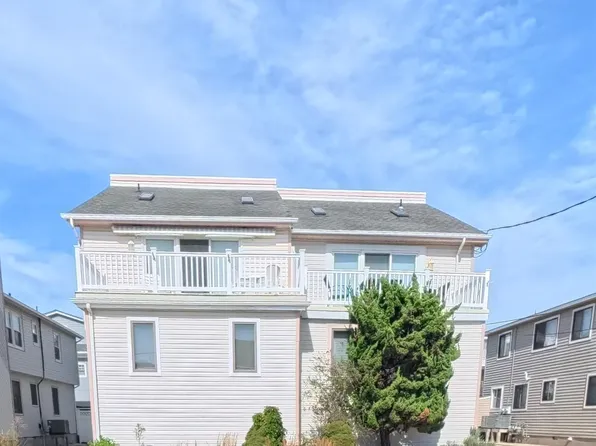 31 76th St #A, Sea Isle City, NJ 08243