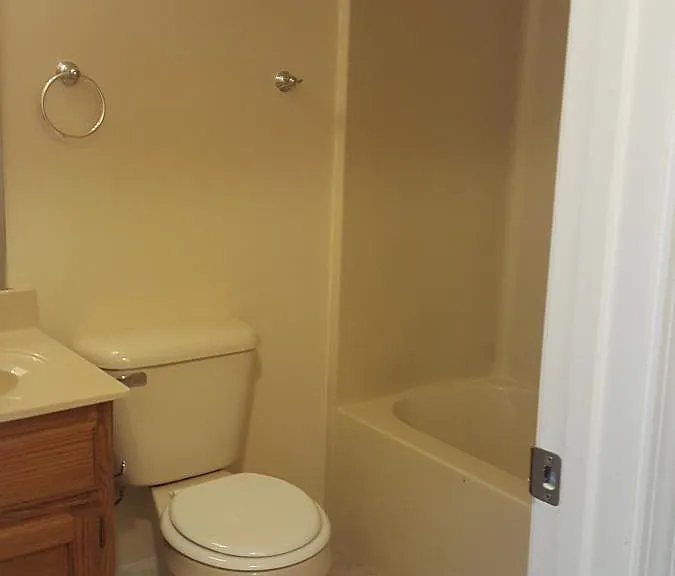 8310 Creek Front Dr — Photo 4