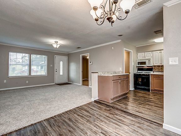 5th image of 9113 Lazydale Ln