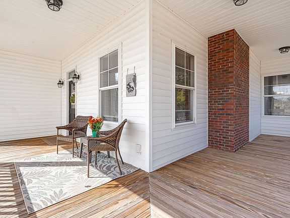 4th image of 2828 Bonnette Rd