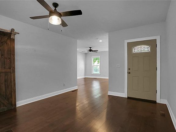 4th image of 433 Sanders St