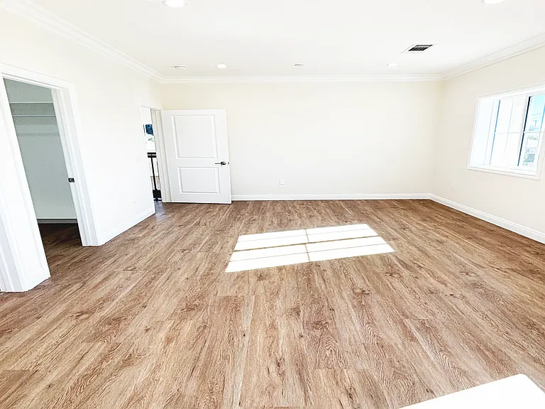 3743 Ahern Dr — Photo 19