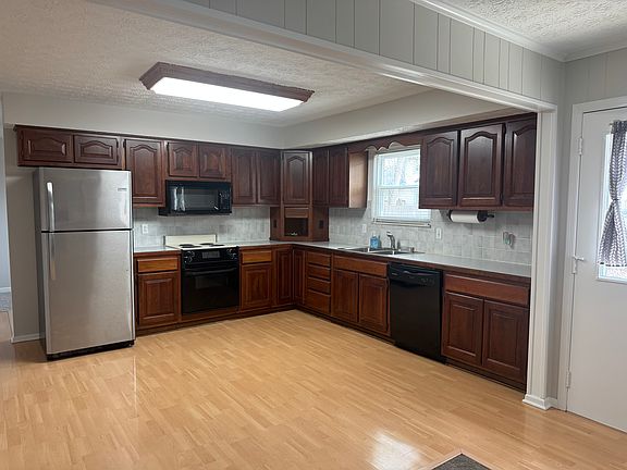 2nd image of 1148 Hempstead Ct