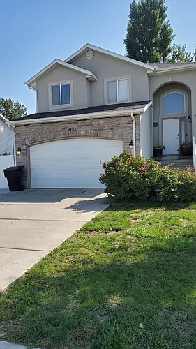 1752 N 2475 W Photo 1