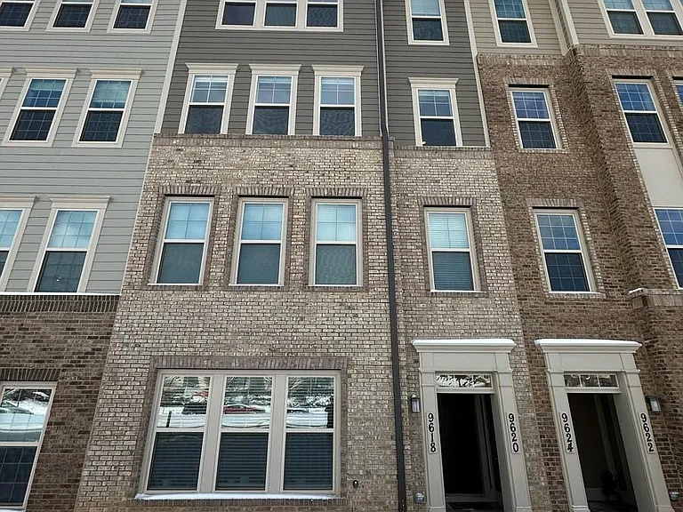 9620 Fields Rd — Photo 2