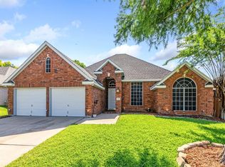 4564 Jousting Ln, Grand Prairie, TX 75052