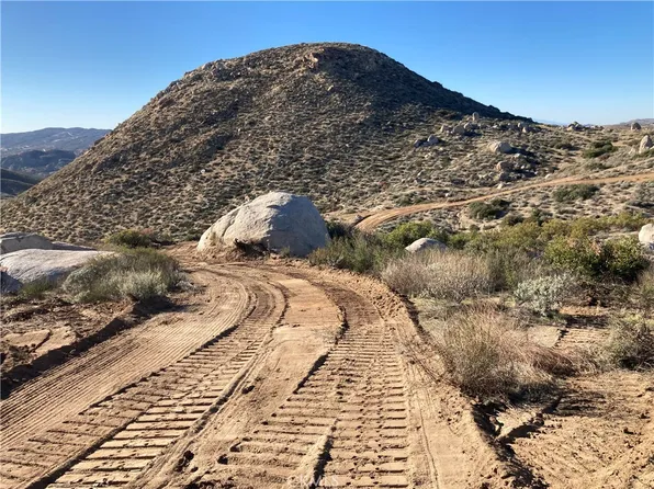 11 Sage Rd, Hemet, CA 92544