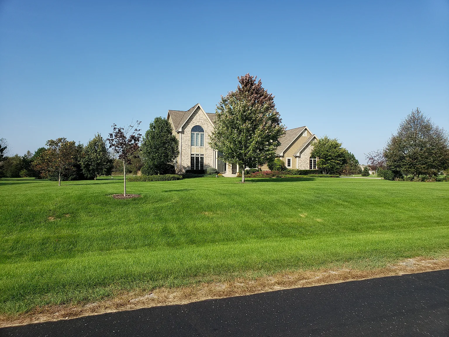 4 bed, 2.5 bath, 3300 sqft, $5,496 — Photo 1