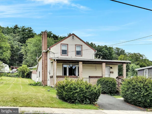 226 E Main St, Tremont, PA 17981
