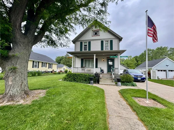 236 S Randolph St, Princeton, IL 61356