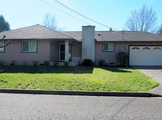 977 Janes Rd, Medford, OR 97501