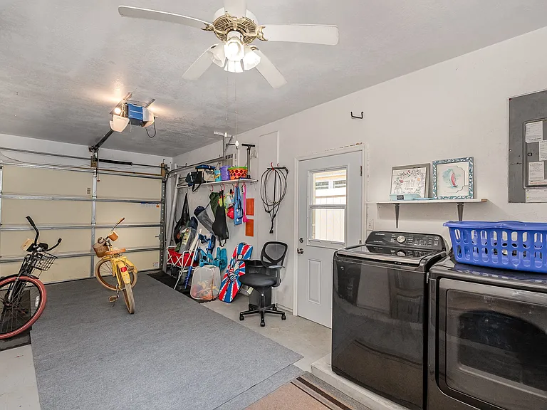 310 Madison Ave — Photo 29