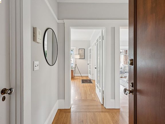 5th image of 6426 Benvenue Ave APT 1