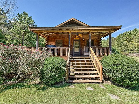 2nd image of 3227 Legend Rd