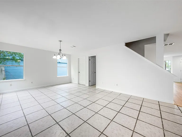 13701 Cambourne Dr — Photo 8