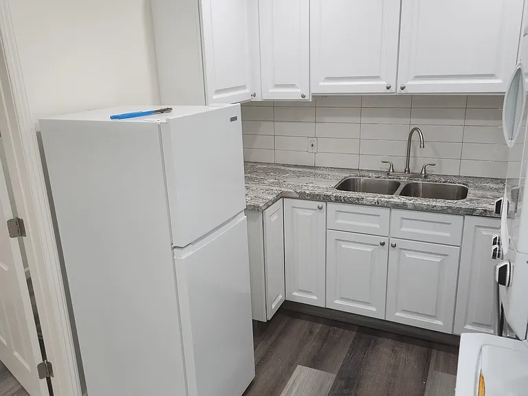 4449 Babcock Ave — Photo 5