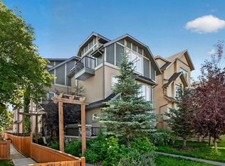 2416 W 30th St SW #4, Calgary, AB T3E2M1