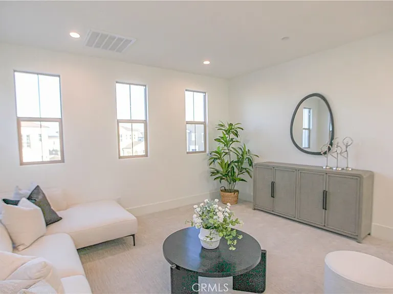 137 Oakstone — Photo 18