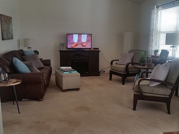 3rd image of 115 Windhaven Dr