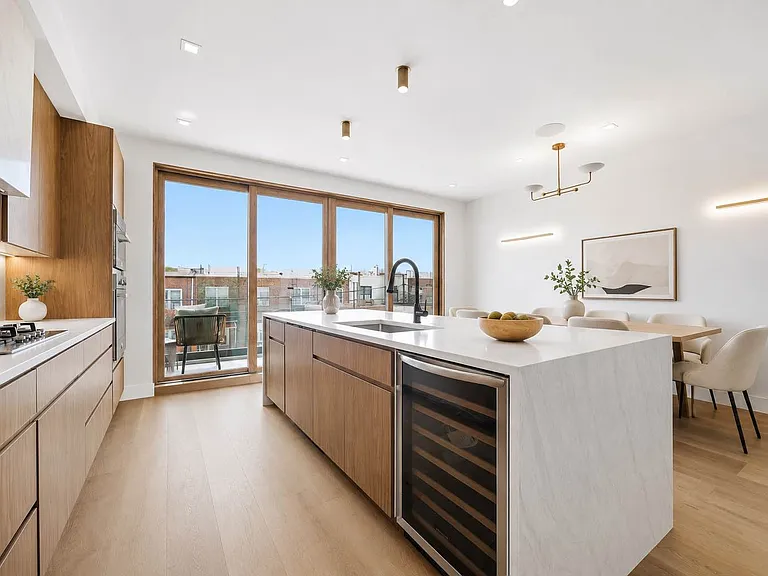 21-17 38th St #PENTHOUSE — Photo 13