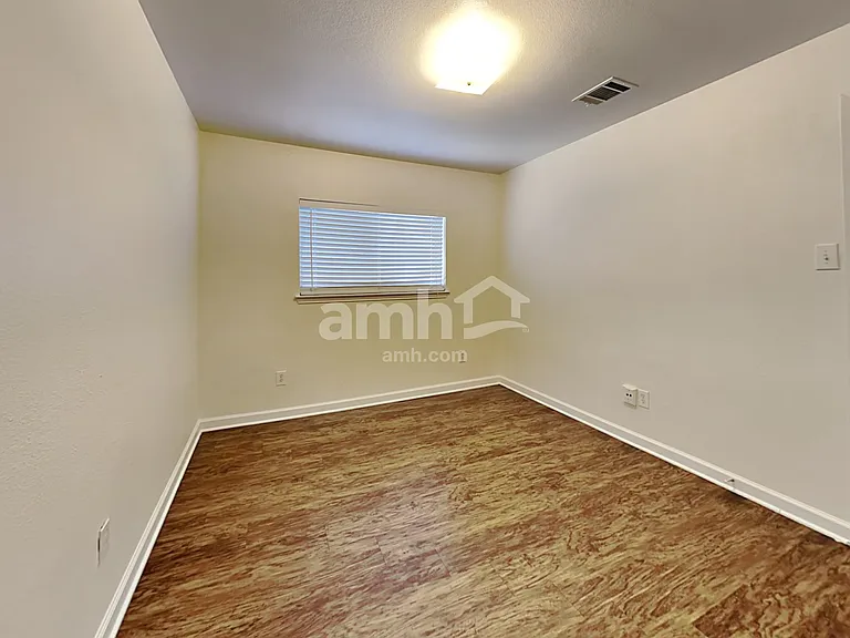 2040 Bliss Rd — Photo 14
