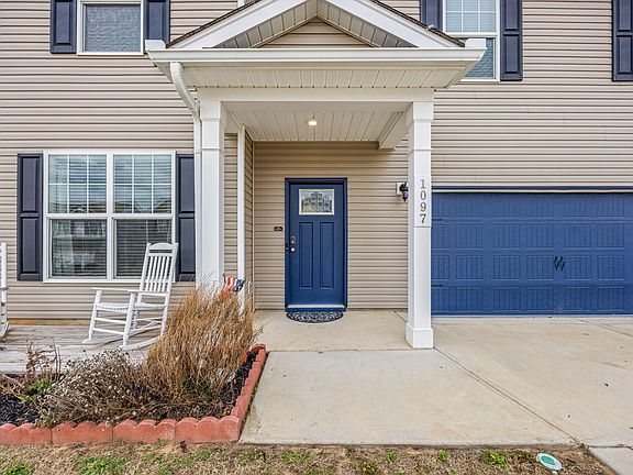 4th image of 1097 Sapphire Drive