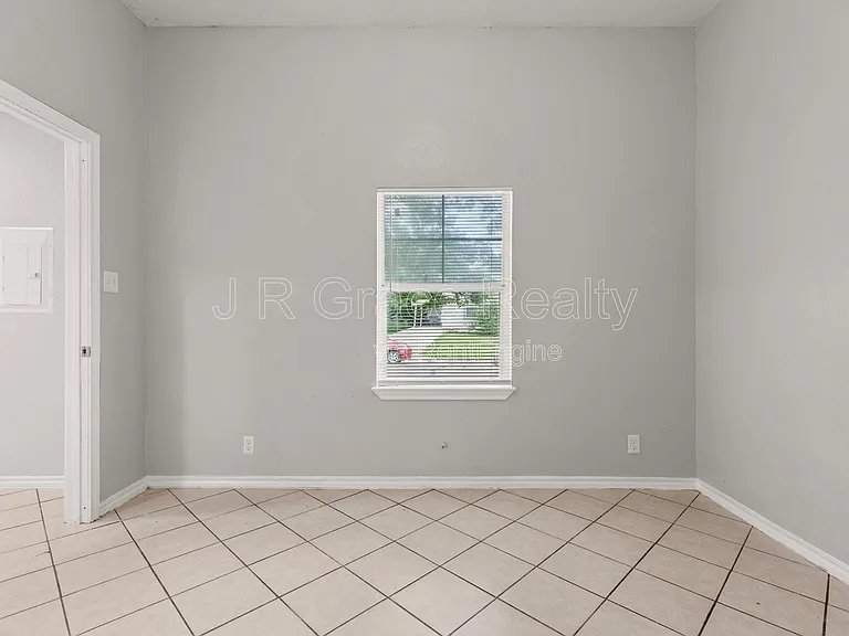 2805 Bellmead Dr — Photo 2