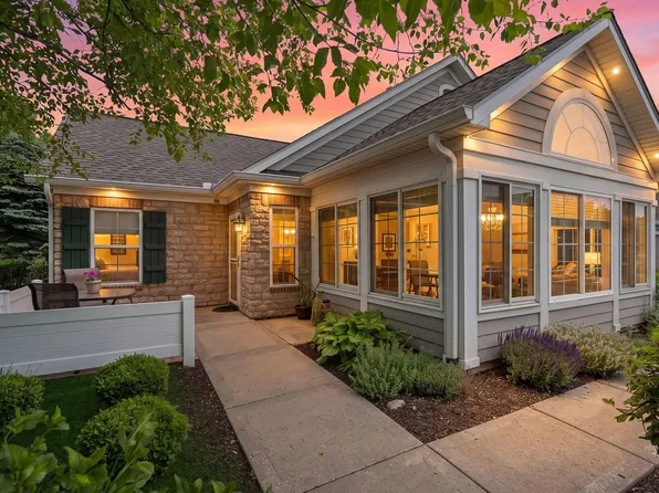 2322 Allison Cir, Valparaiso, IN 46383