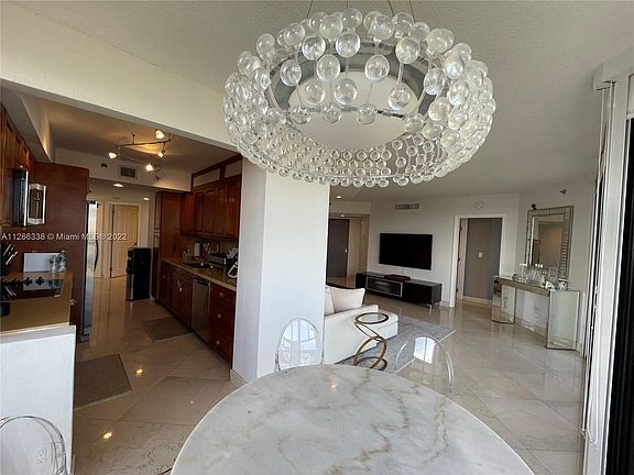 4th image of 1000 Island Blvd #1703