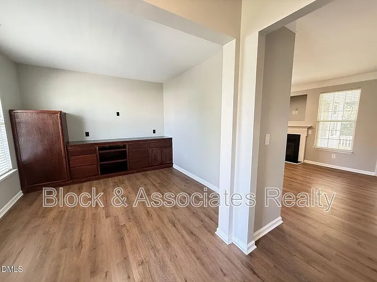 420 Cline Falls Dr — Photo 4