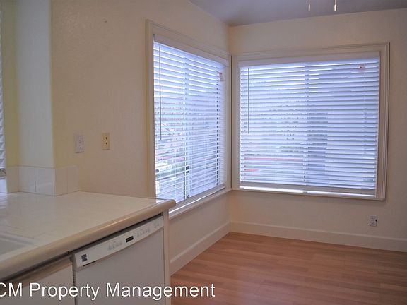 3rd image of 51 Whippoorwill Ln