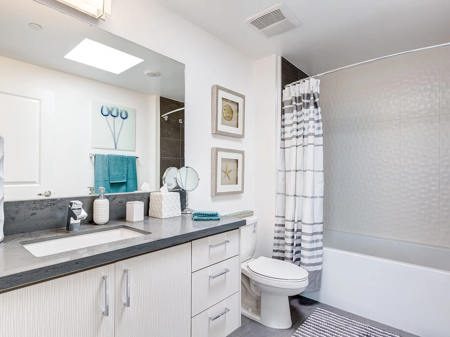 NOHO 55 Luxury Living — Photo 4
