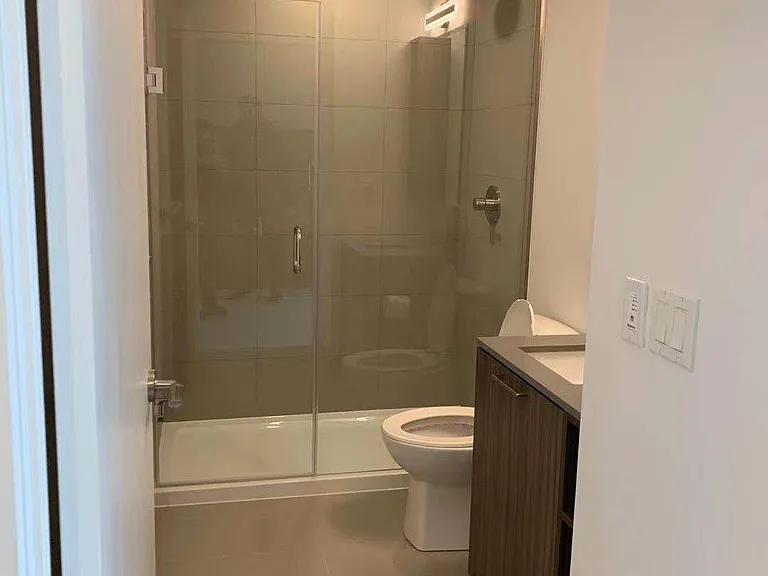 19 Western Battery Rd #Penthouse 20 — Photo 14