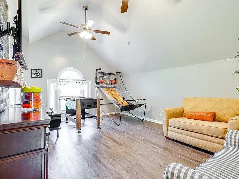 721 Duncan Rd — Photo 13