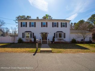 420 Godfrey Lake Dr, Brick, NJ 08724